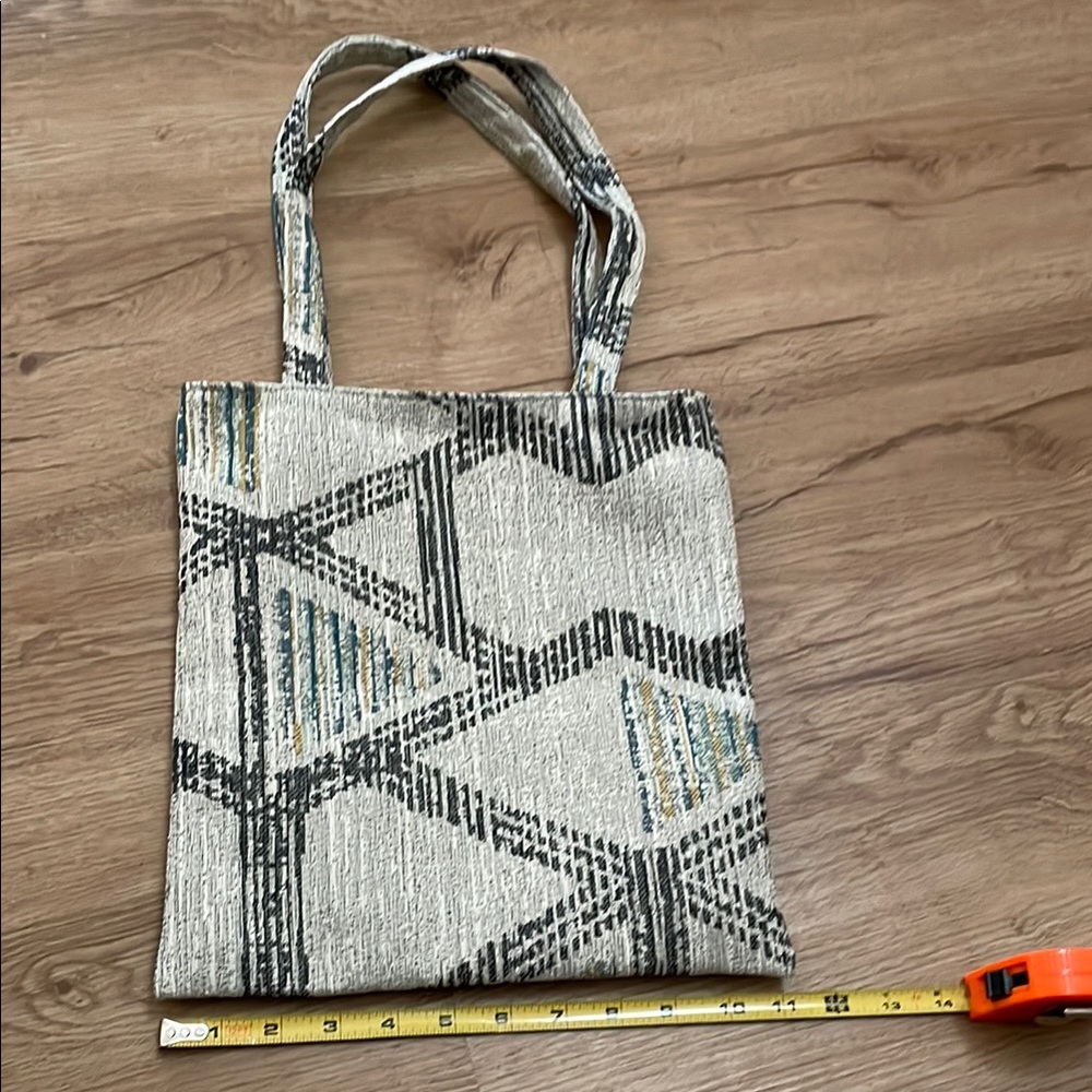 Geometric Patterned Tote Bag - image 1